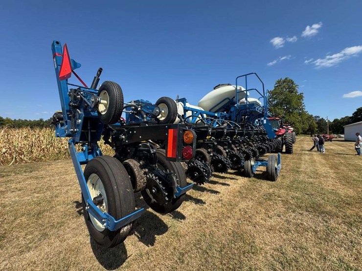 2023-kinze-3605-image-6
