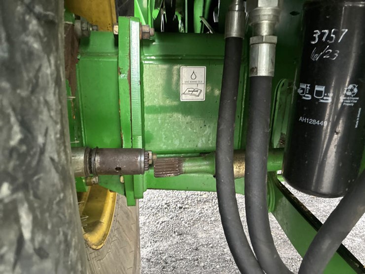 2013-john-deere-s670-image-38