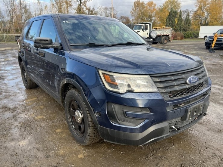 2017-ford-explorer-image-2