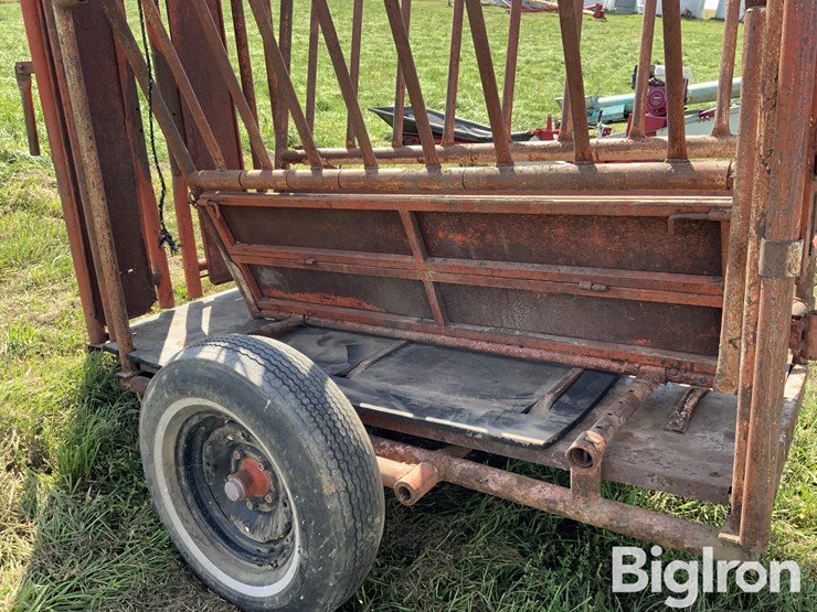 pinkleman-portable-cattle-chute-image-19