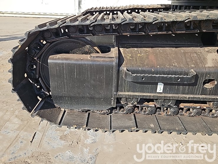 2019-caterpillar-320-image-23