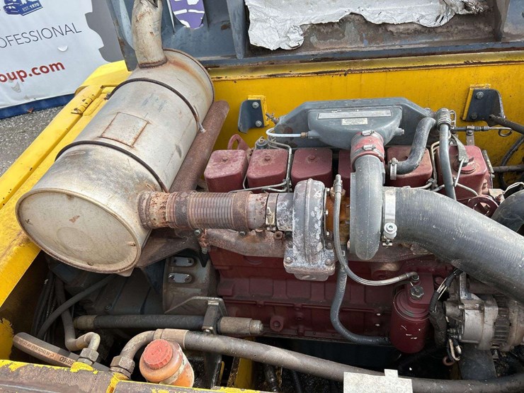 2001-new-holland-ec215-image-8