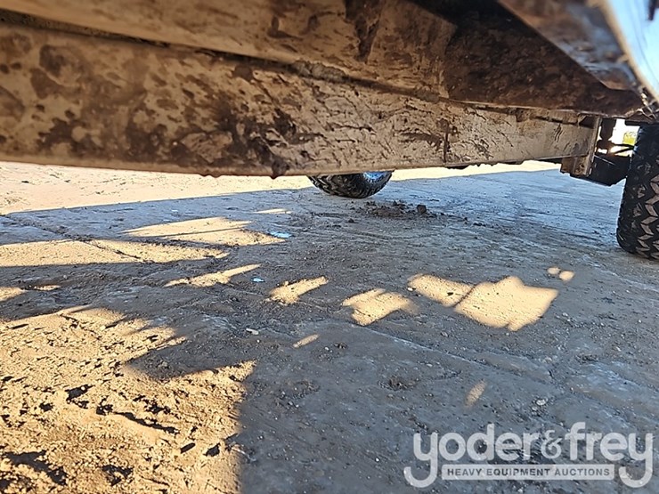 2019-club-car-carryall-1700-image-23