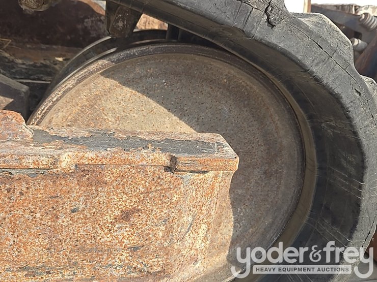 2021-bobcat-t595-image-25