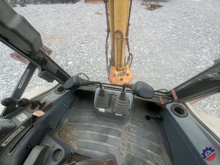 new-holland-575e-image-41