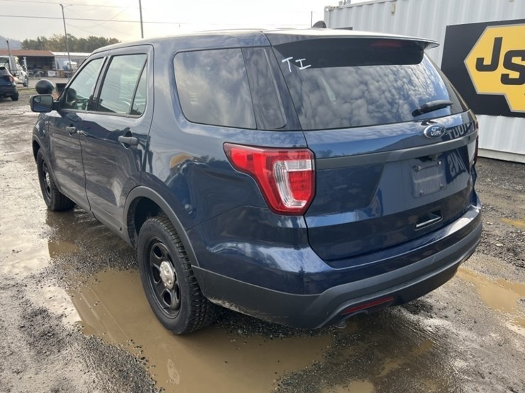 2017-ford-explorer-image-6