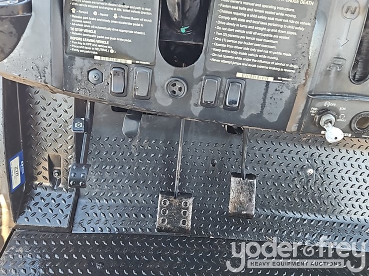 2019-club-car-carryall-1700-image-45