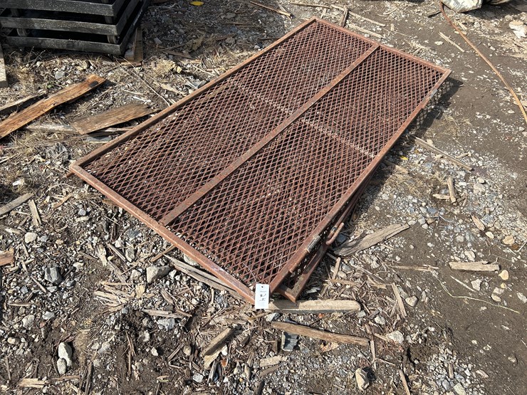 #124-•-(2)-34”-x-69”’-steel-cages-image-1