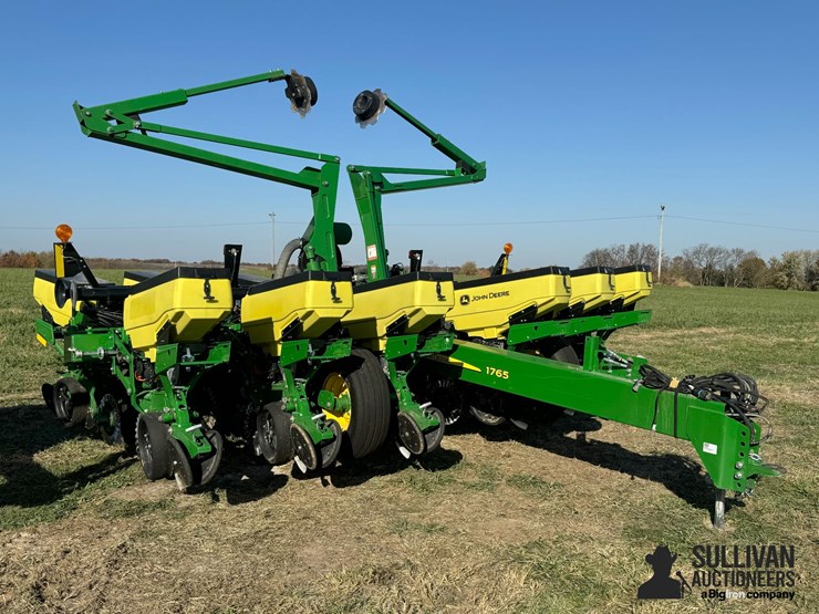 2021-john-deere-1765-image-3