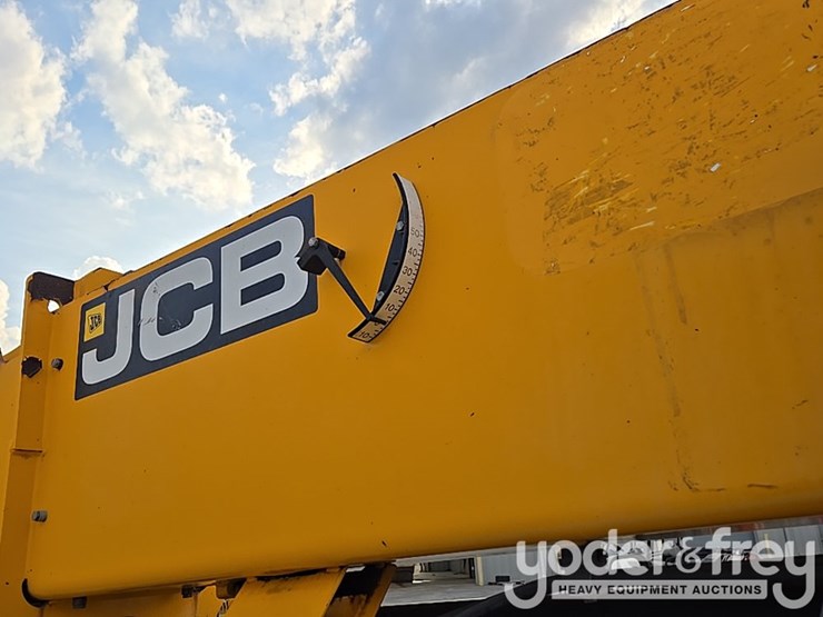 2017-jcb-512-56-image-91