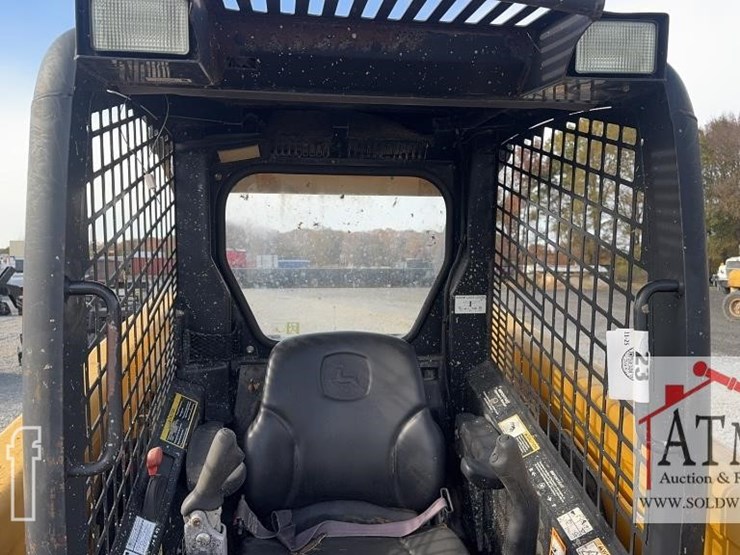 2008-deere-320-image-13