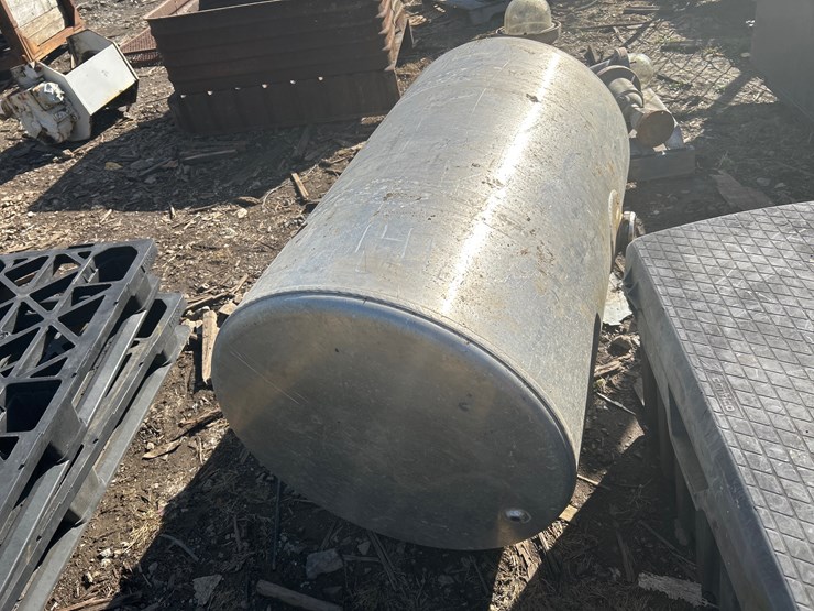 #141-•-100-gallon-fuel-tank-image-2