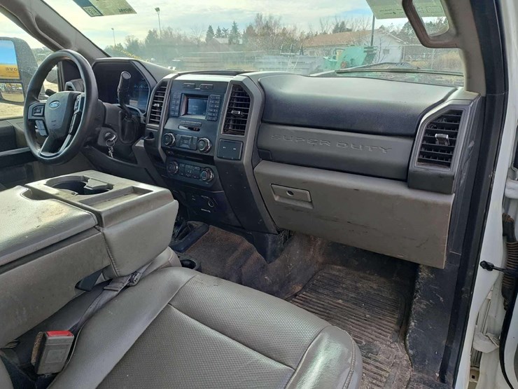 2018-ford-f550-image-19