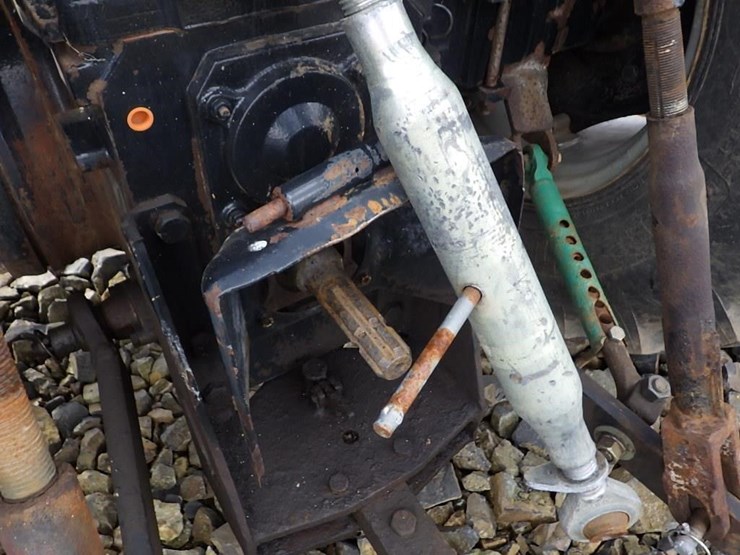 new-holland-tn60a-image-8