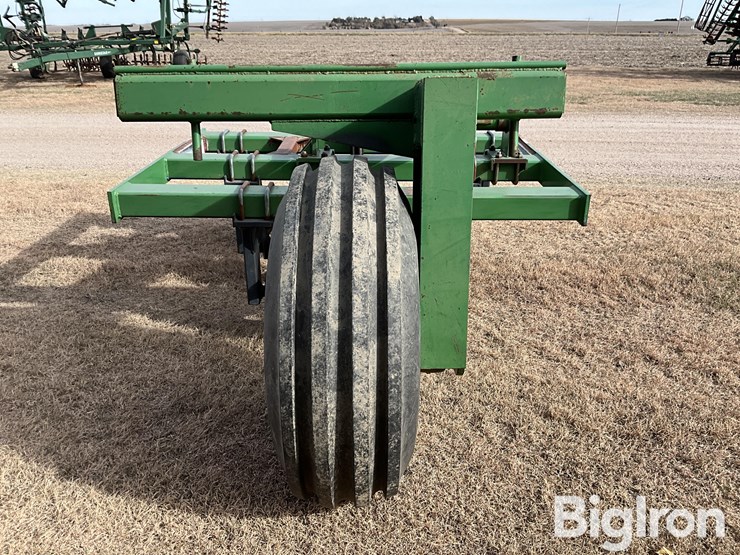 blu-jet-pivot-track-closer-image-6