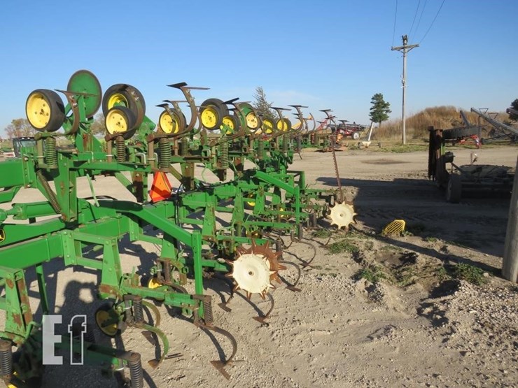 john-deere-845-image-4