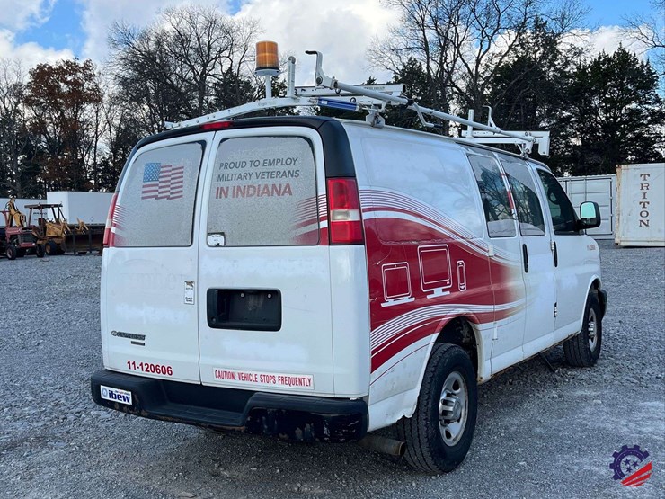 2012-chevrolet-express-van-image-24