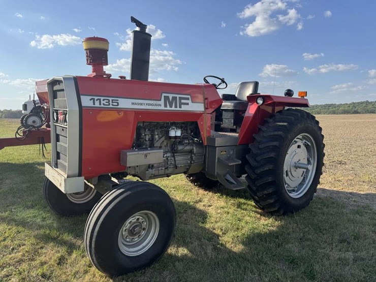 1977-massey-ferguson-1135-image-1