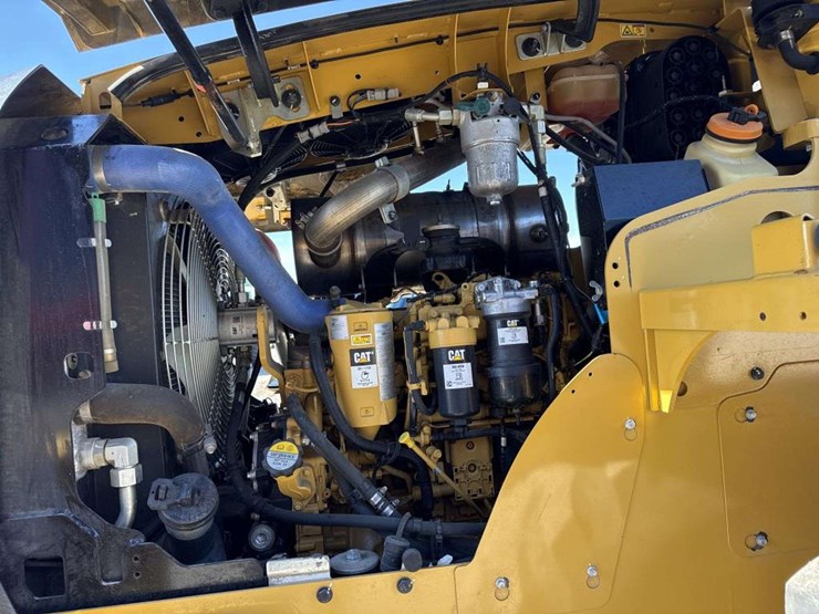 caterpillar-910m-image-21