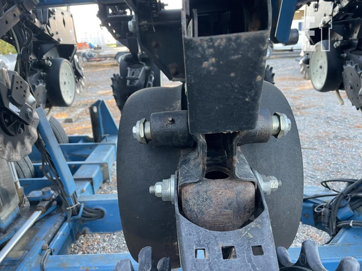 1997-kinze-2600-image-20