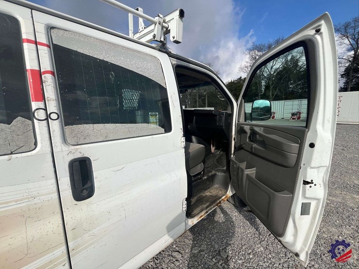 2012-chevrolet-express-van-image-48