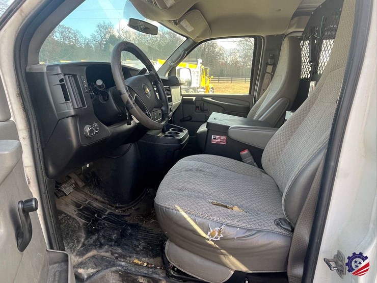 2012-chevrolet-express-van-image-56