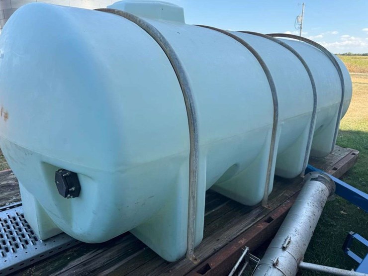 poly-1500-gallon-tank-image-2