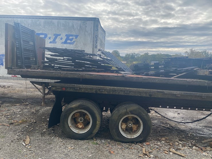 #78-•-approx-34’-trailer-image-4