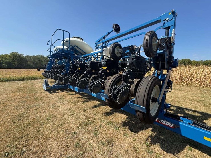 2023-kinze-3605-image-5