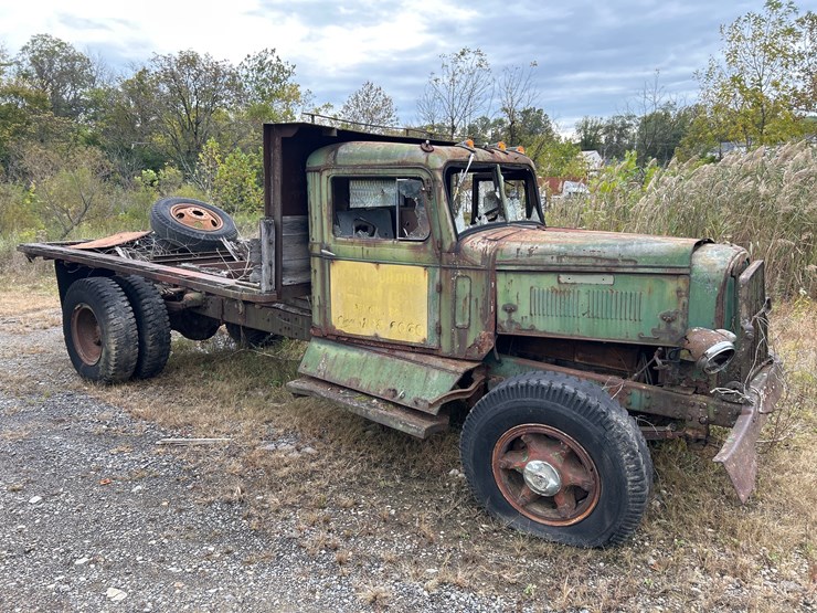 #72-•-the-autocar-stakebody-truck-image-2