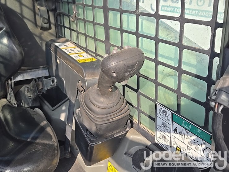 2021-bobcat-t595-image-75