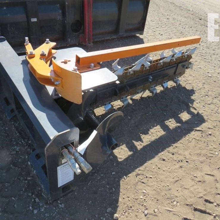 SKID LOADER TRENCHER