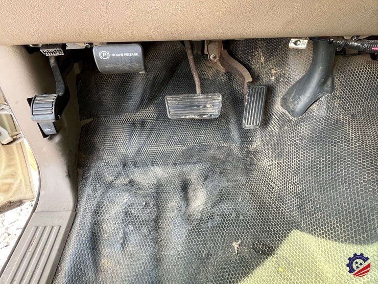 2002-chevrolet-silverado-flatbed-truck-image-65