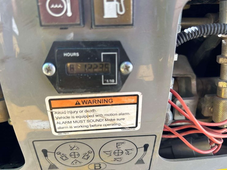 2021-caterpillar-300.9d-image-3