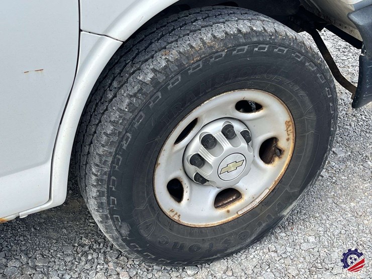 2012-chevrolet-express-van-image-10