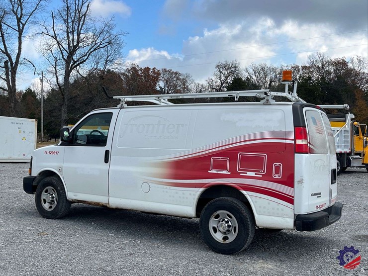 2012-chevrolet-express-van-image-3