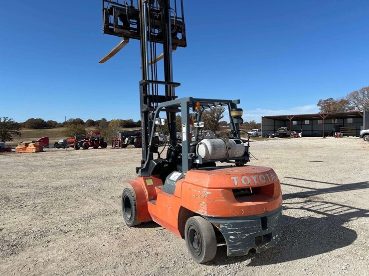 toyota-7fgu35-8,000lbs-forklift-image-2