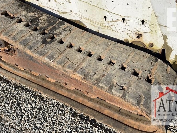 2008-bobcat-t300-image-19