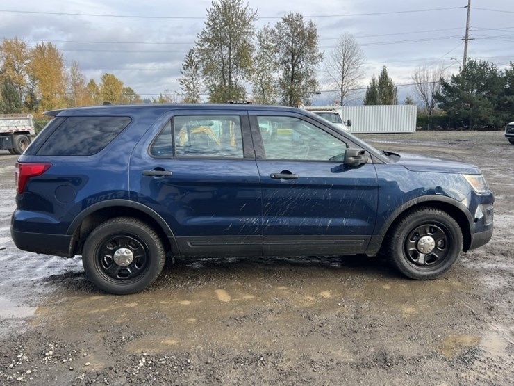 2017-ford-explorer-image-3