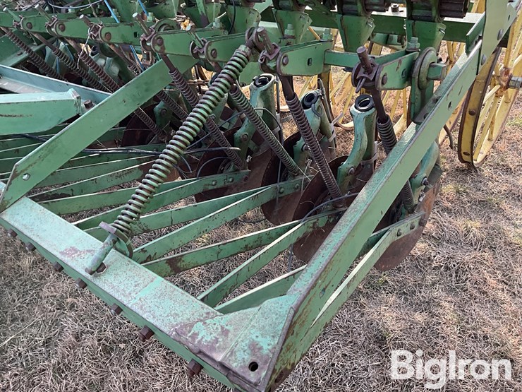 john-deere-14-image-17