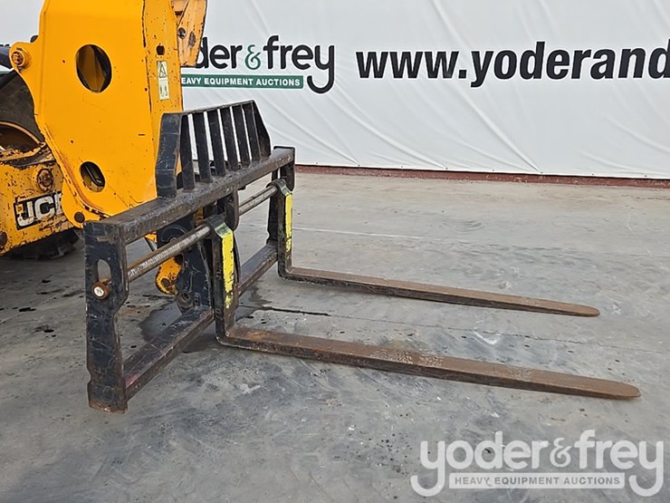 2017-jcb-512-56-image-10