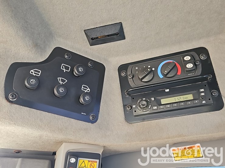 2012-caterpillar-120m-image-30