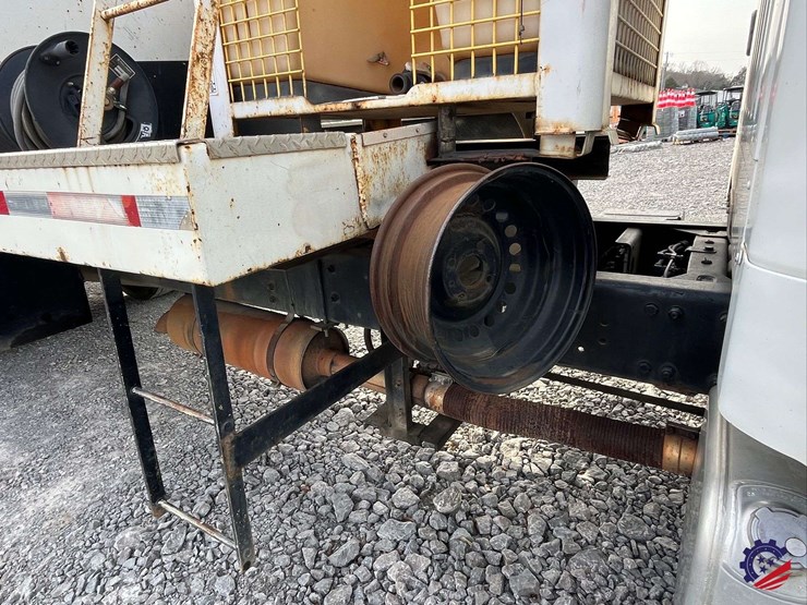 2005-freightliner-m2-business-class-s/a-water-truck-image-35