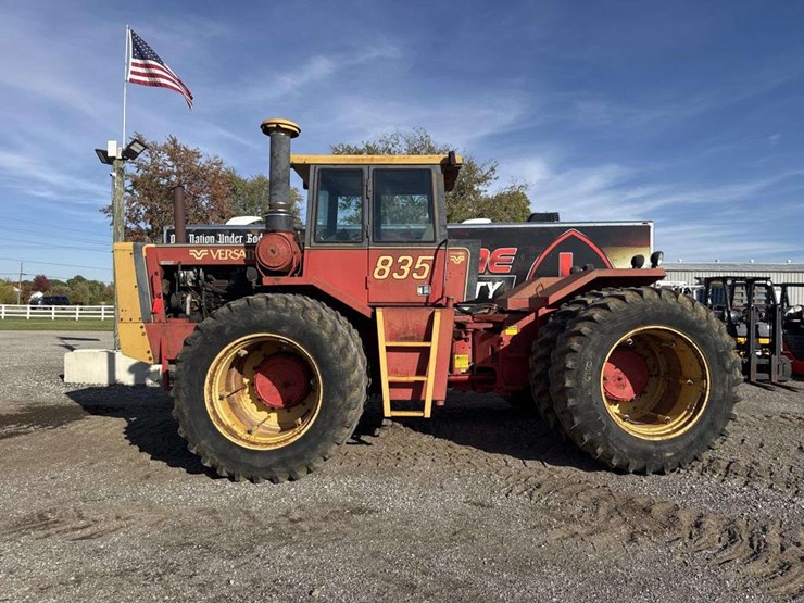 1983-versatile-835-image-5