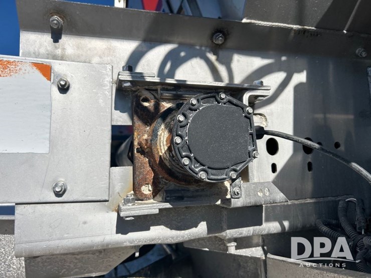 2012-terra-gator-8400b-dry-floater-(ls0482)-image-26