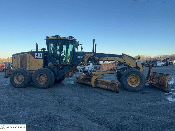 2011-caterpillar-140m-image-4