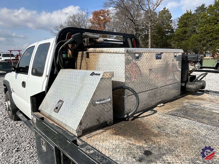 2002-chevrolet-silverado-flatbed-truck-image-23