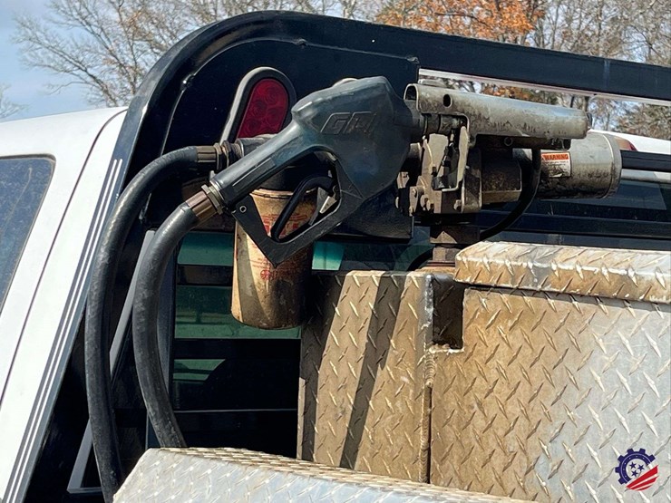 2002-chevrolet-silverado-flatbed-truck-image-24