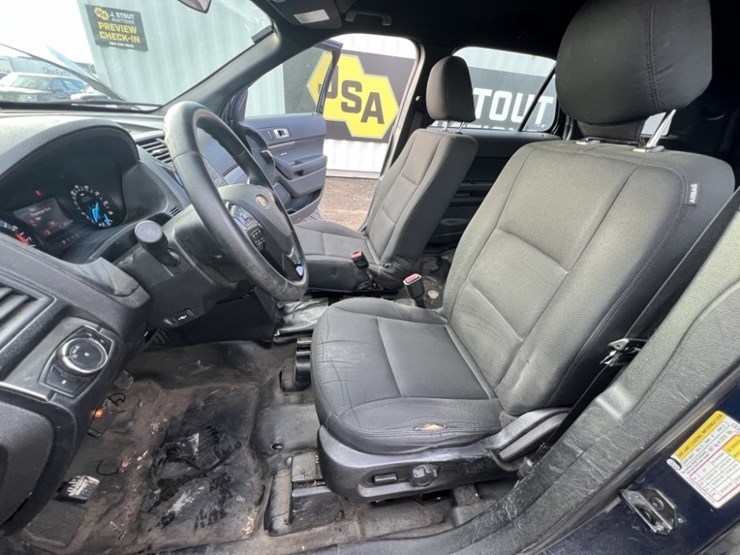 2017-ford-explorer-image-25