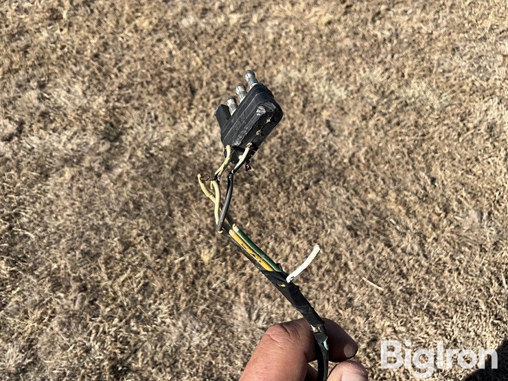 2002-united-6’x12’-s/a-enclosed-trailer-image-11